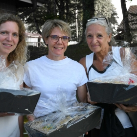 086